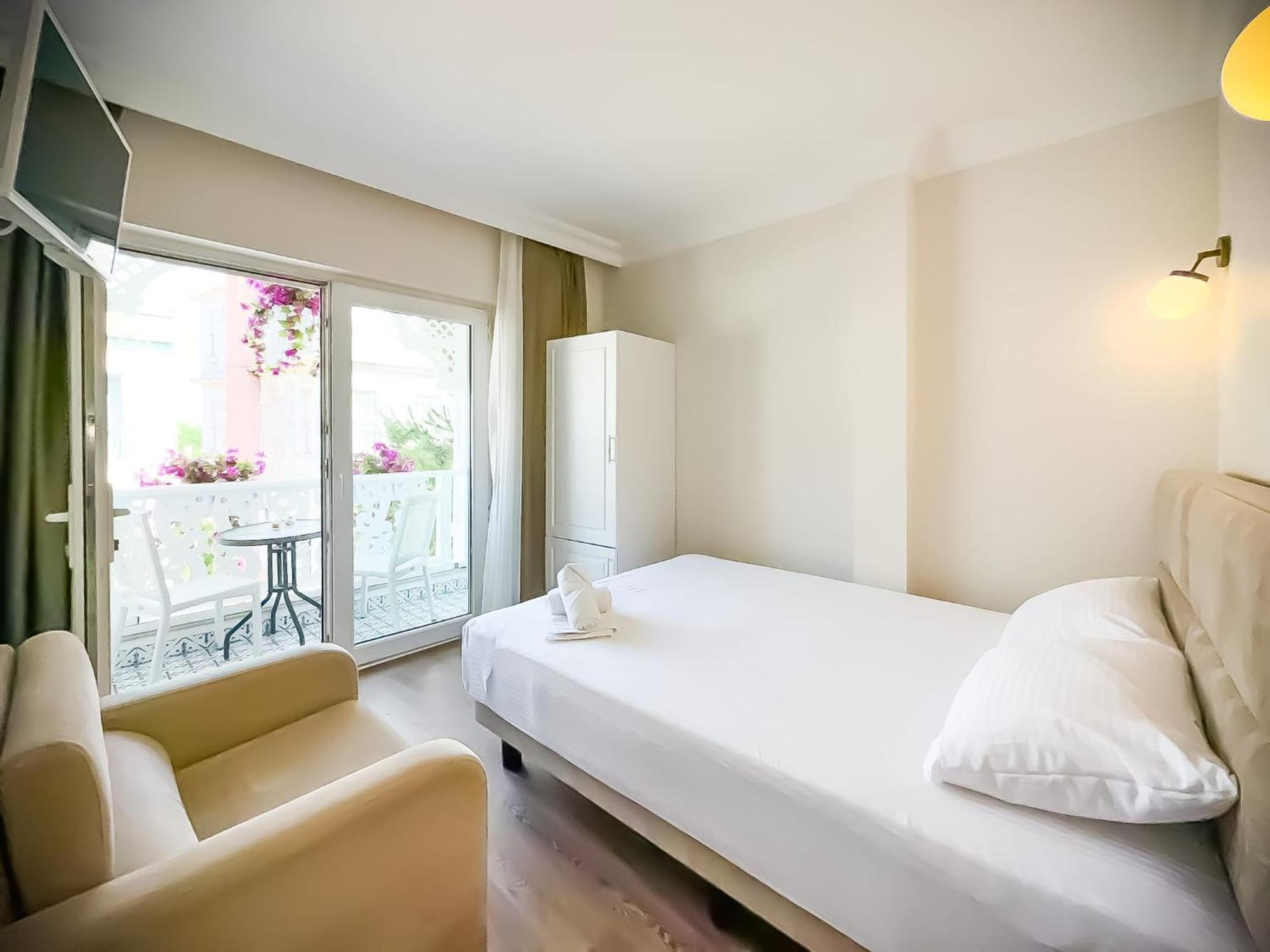 Hi Hotel Ivy Bueyuekada Adalar Luaran gambar